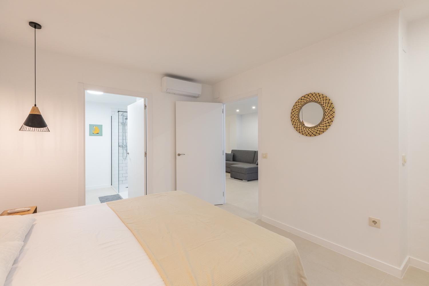 Amplio Cerca Centro Historico Y Turia 5pax 2 Bath Apartment